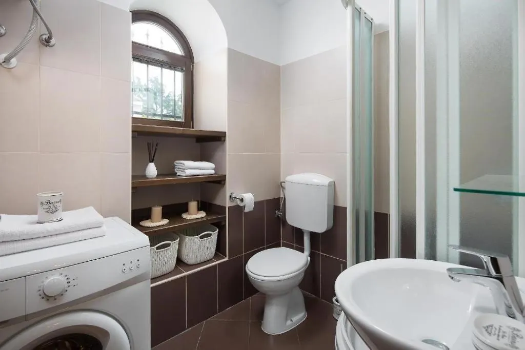 Guest house Apartments Bonaparte Porec