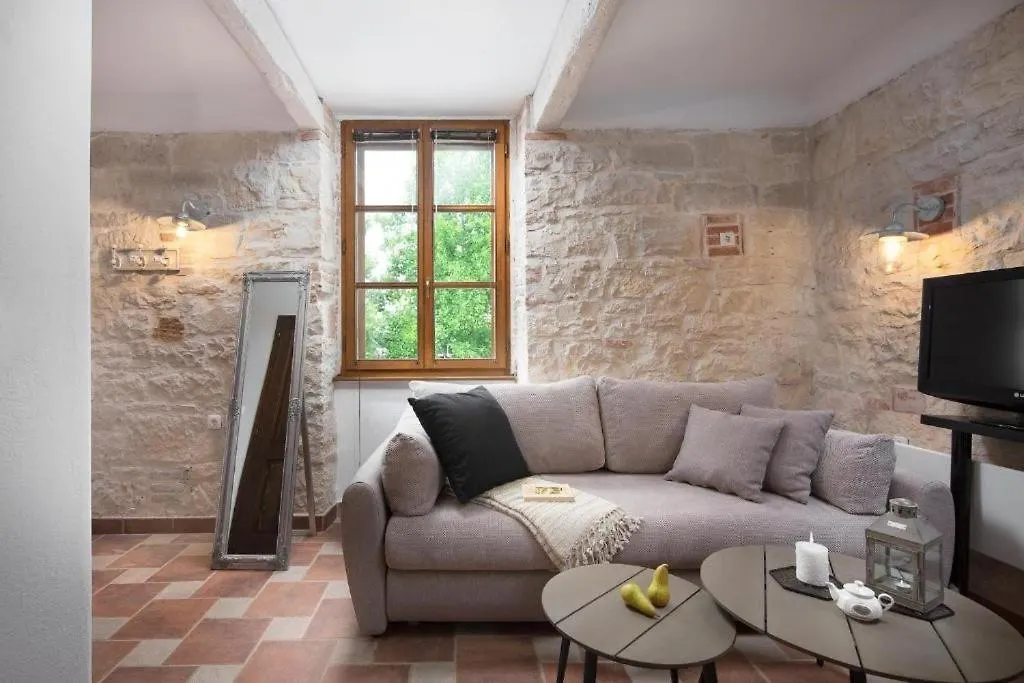 Guest house Apartments Bonaparte Porec
