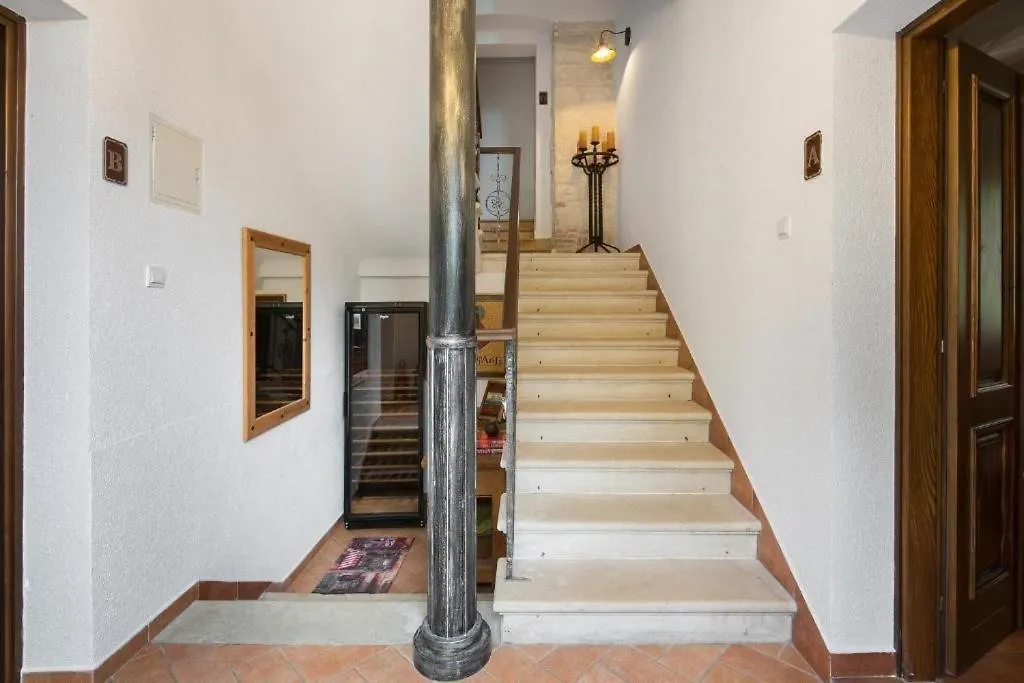 Apartments Bonaparte Porec 0*,  Croazia