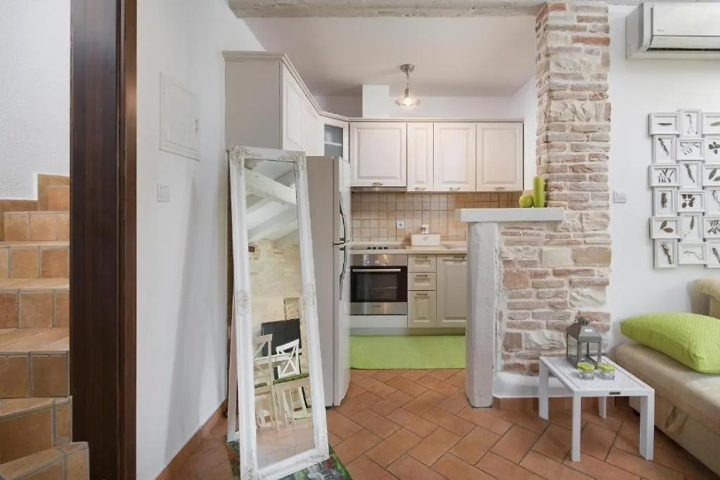 Guest house Apartments Bonaparte Porec Croatia